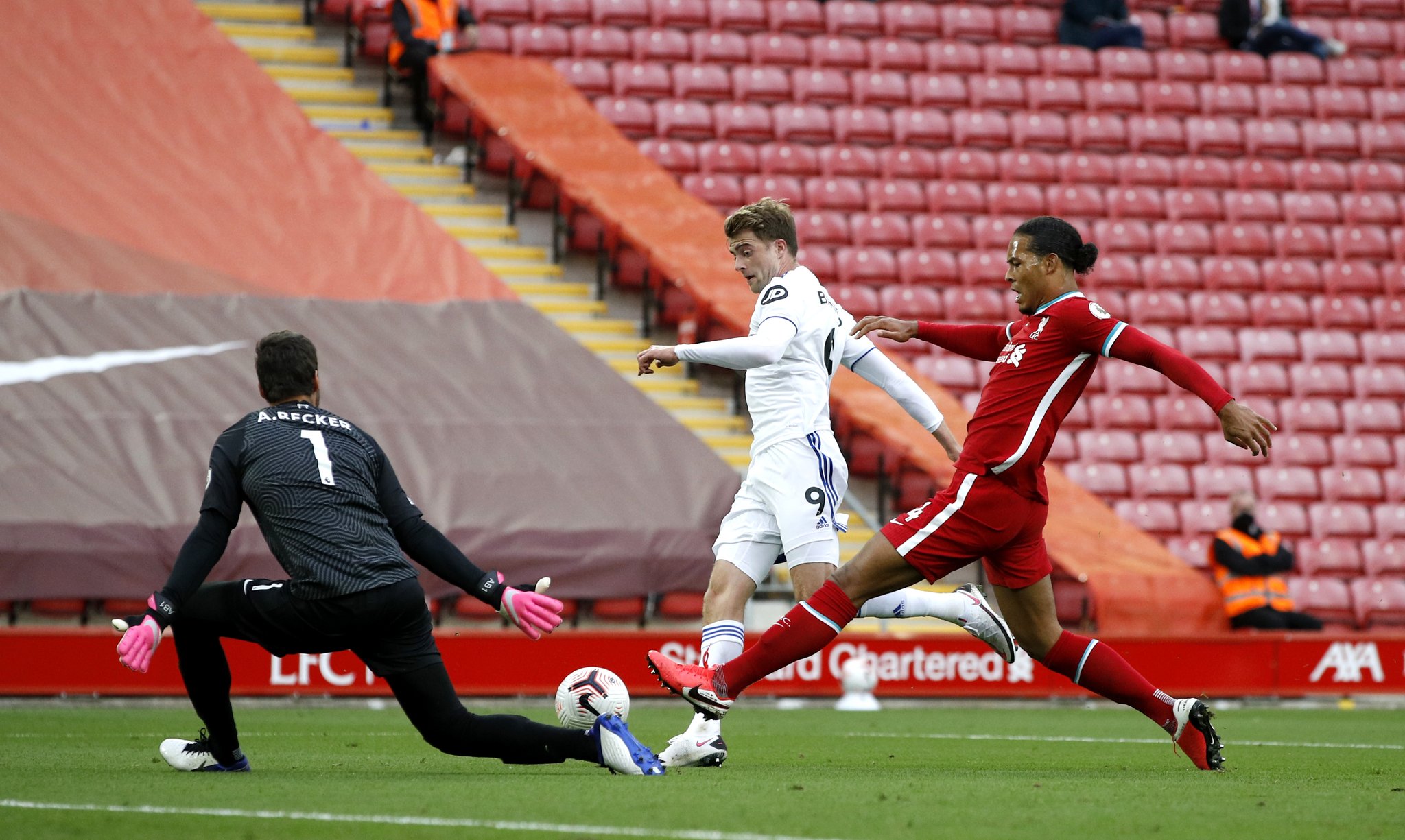 曼联带来巨 曼联带来巨